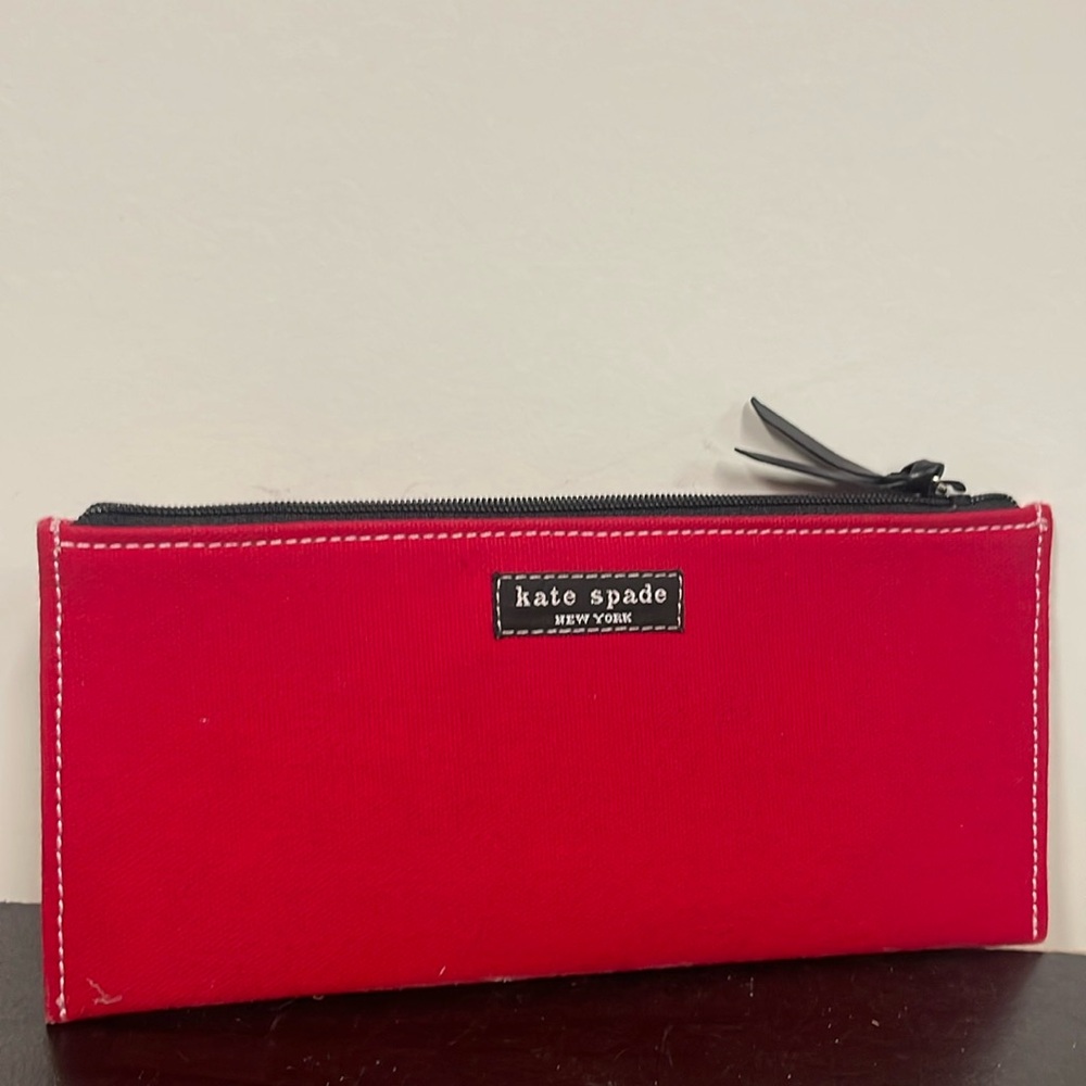 New Kate Spade zippered cloth wallet.Perfect Gift to add gift card to